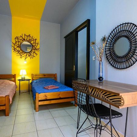 Rea Apartment II "1Minute From The Beach" Kalamata Eksteriør billede