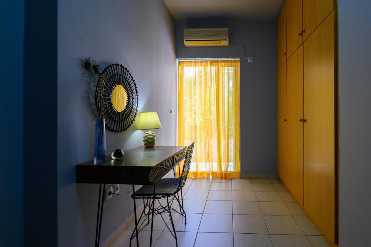 Rea Apartment II "1Minute From The Beach" Kalamata Eksteriør billede