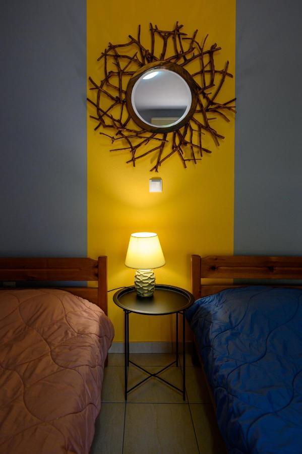 Rea Apartment II "1Minute From The Beach" Kalamata Eksteriør billede