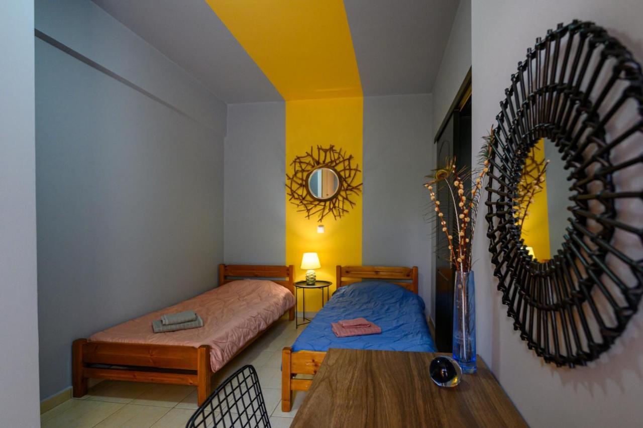 Rea Apartment II "1Minute From The Beach" Kalamata Eksteriør billede